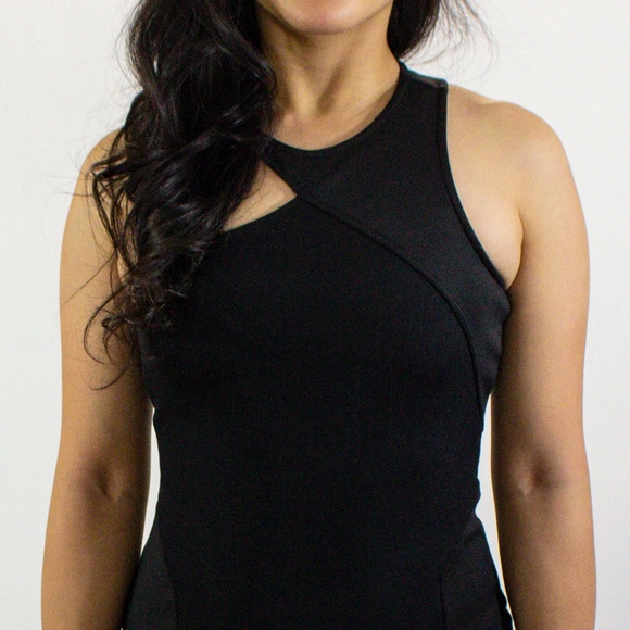 Zara - Little Black Dress: Body Conforming - Picture 1 of 3